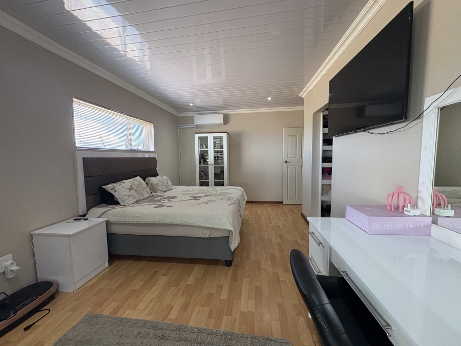 4 Bedroom Property for Sale in Darling Western Cape